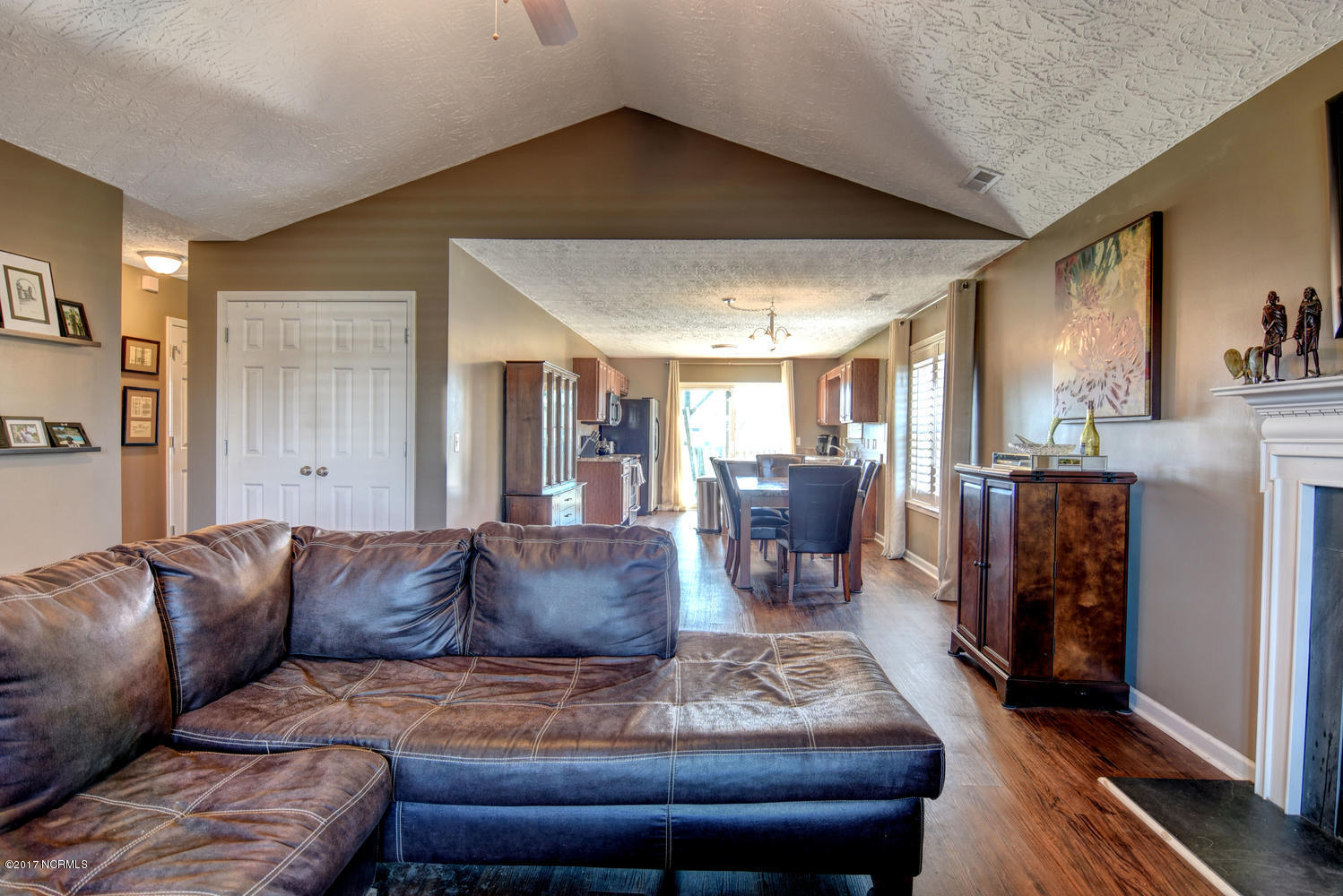 320 Rose Bud Lane Holly Ridge, NC 28445 - Photo 7 of 36 Perfect Spaces for Entertaining