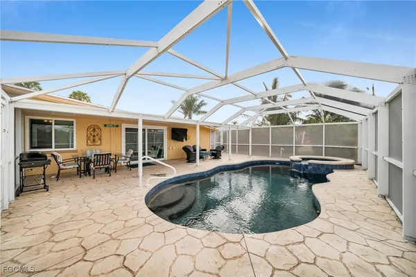 $398,000 | 5208 Wilmington Court, Cape Coral, FL 33904