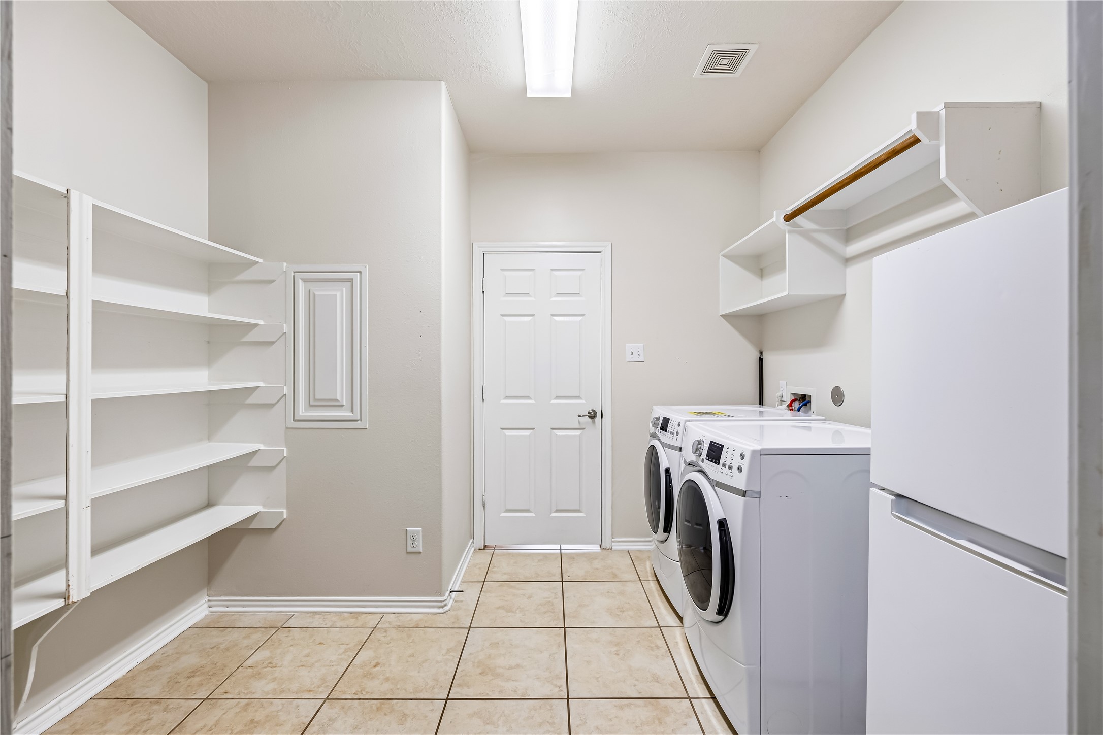 3643 Avalon Spring Lane Spring, TX 77386 - Photo 16 of 40 Laundry Room