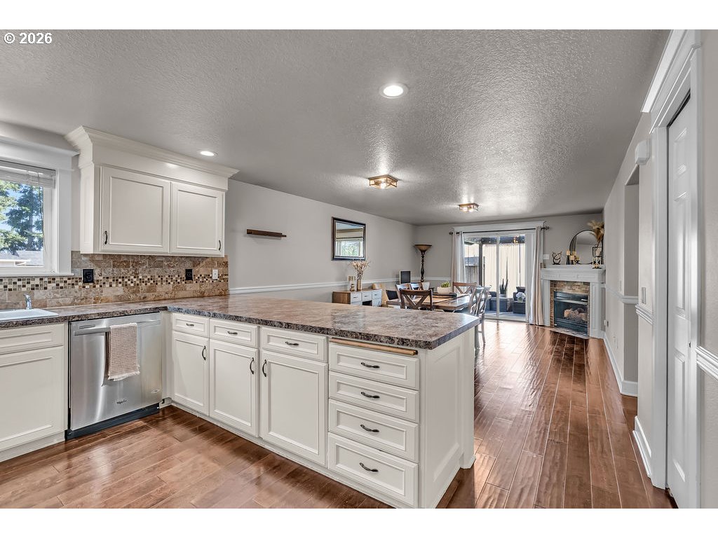 4460 Morfitt Street Hubbard, OR 97032 - Photo 13 of 36