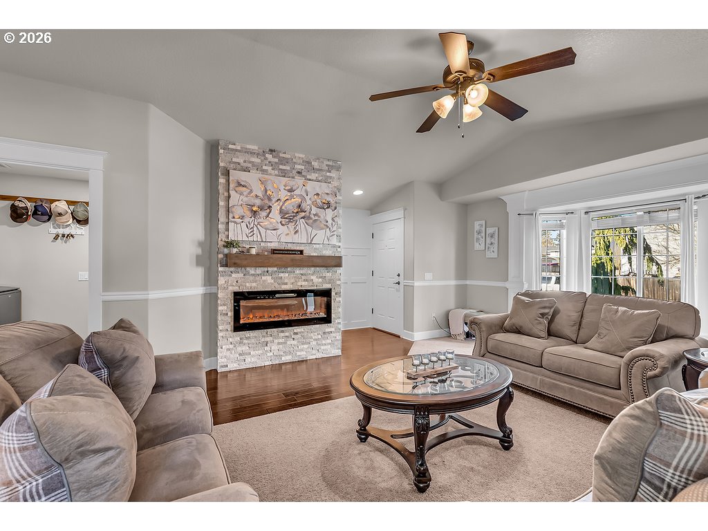 4460 Morfitt Street Hubbard, OR 97032 - Photo 6 of 36