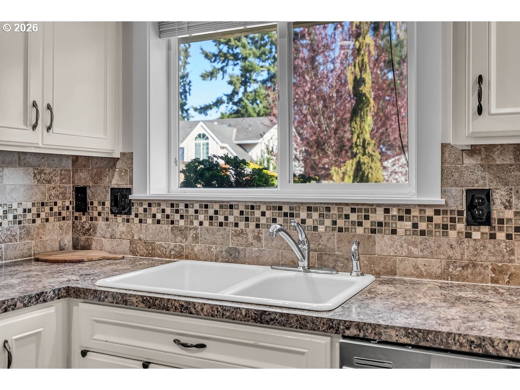 4460 Morfitt Street Hubbard, OR 97032 - Photo 10 of 36