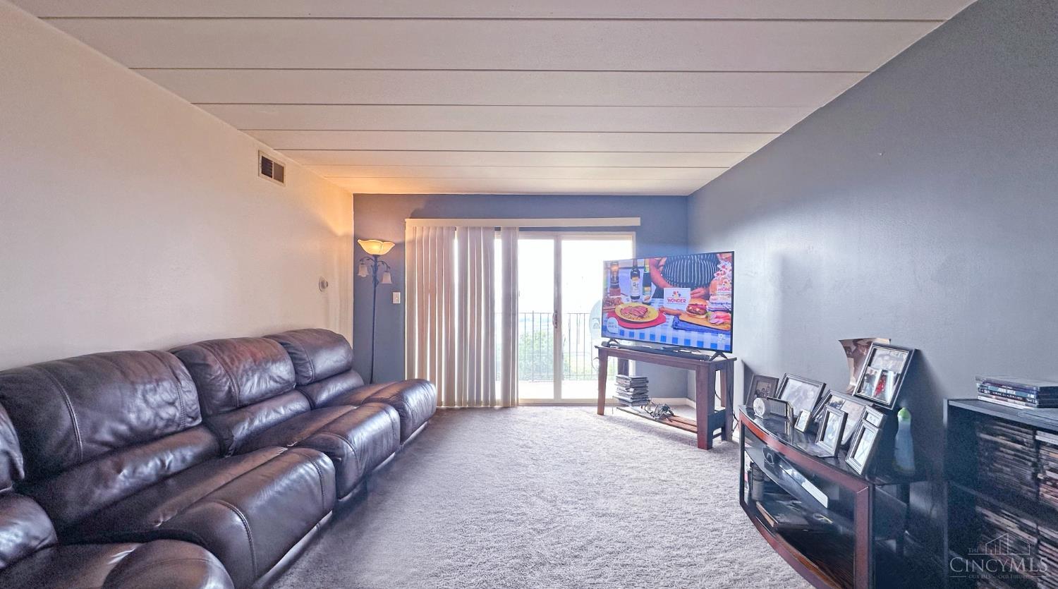 2680 Lehman Road, Unit C302 Cincinnati, OH 45204 - Photo 8 of 22