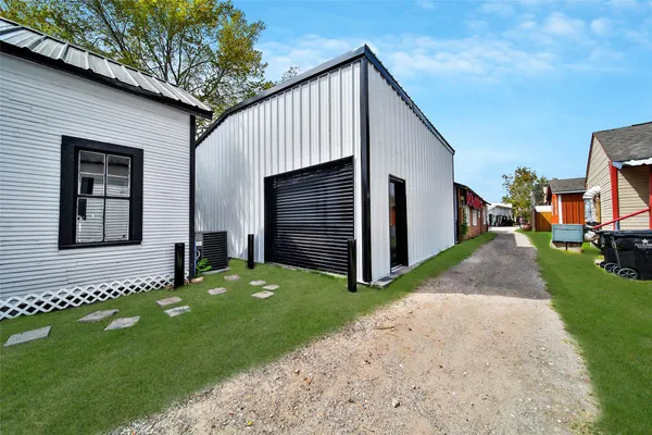 $399,900 | 106 Spring School Road, Spring, TX 77373
