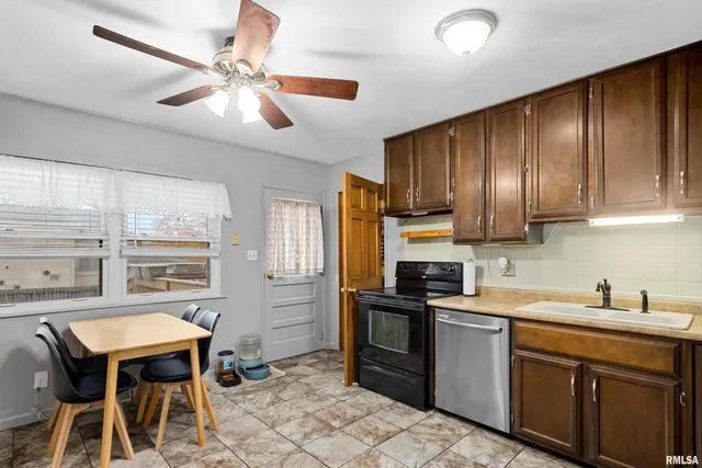 $169,900 | 624 South Sweetbriar Drive, Chillicothe, IL 61523