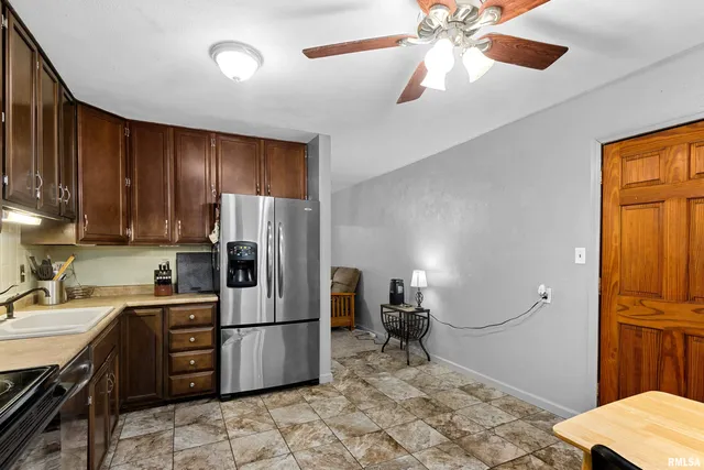 $169,900 | 624 South Sweetbriar Drive, Chillicothe, IL 61523