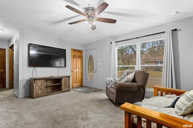 $169,900 | 624 South Sweetbriar Drive, Chillicothe, IL 61523