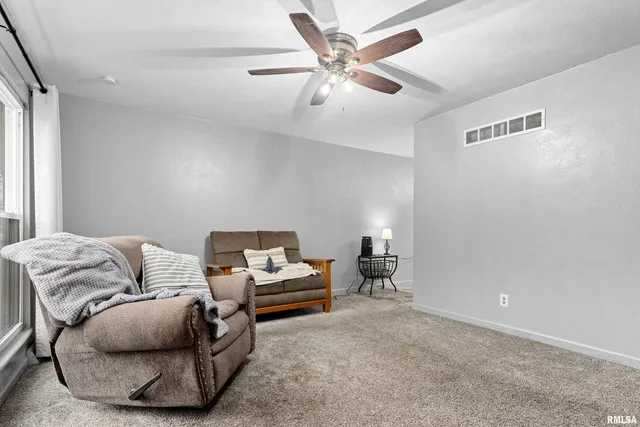 $169,900 | 624 South Sweetbriar Drive, Chillicothe, IL 61523