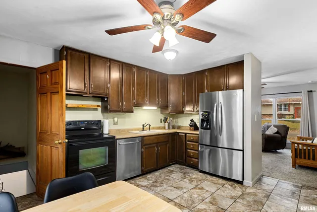 $169,900 | 624 South Sweetbriar Drive, Chillicothe, IL 61523