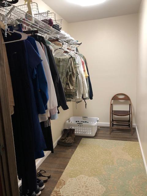 9 Jenjohn Road Leitchfield, KY 42754 - Photo 35 of 36 master walk in closet
