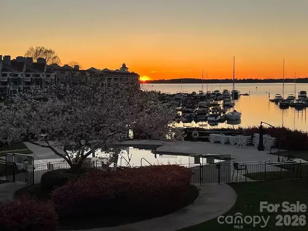 $425,000 | 18857 Vineyard Point Lane, Cornelius, NC 28031