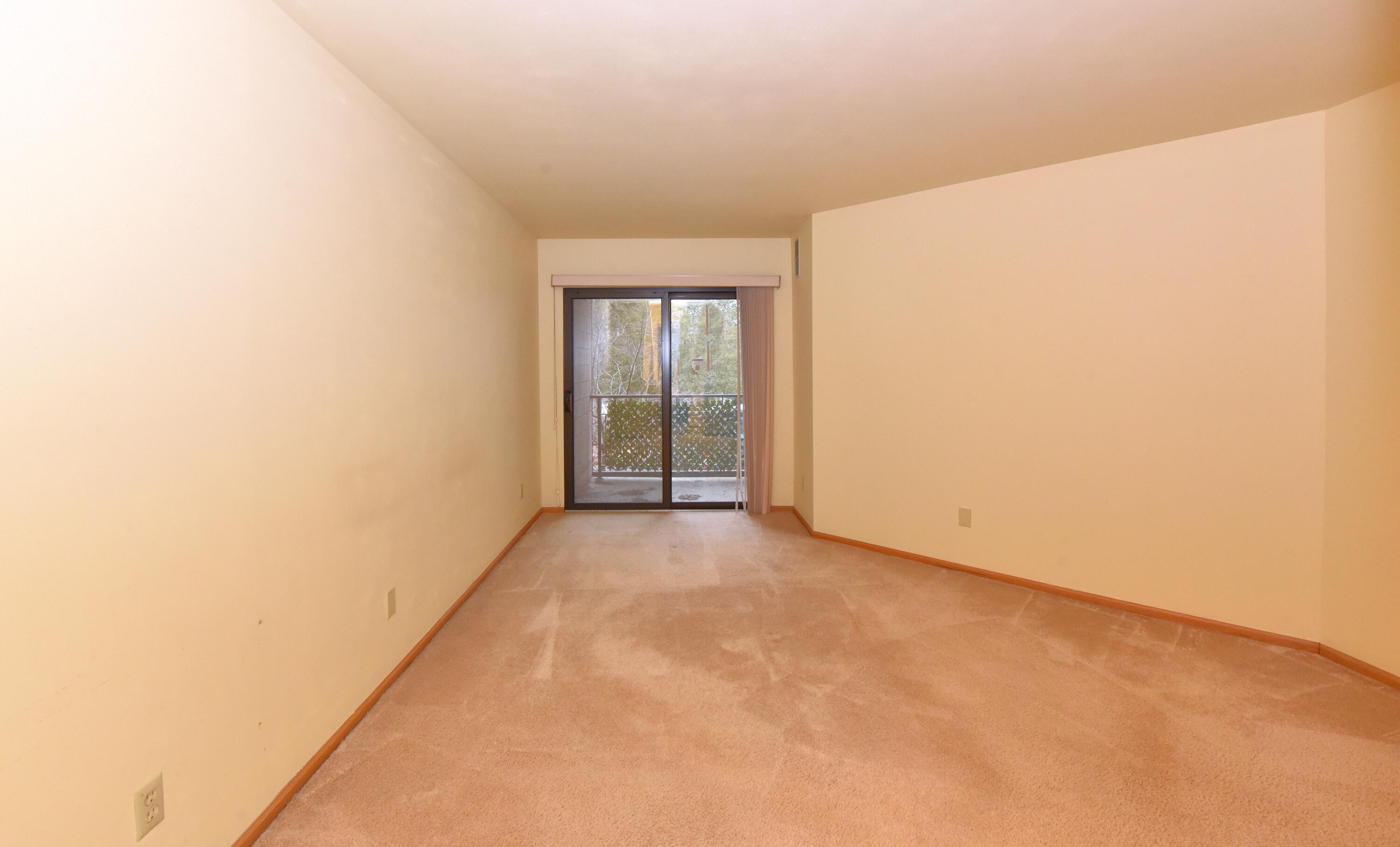 1600 West Green Tree Road, Unit A 101 Glendale, WI 53209 - Photo 15 of 32 DSC_5930