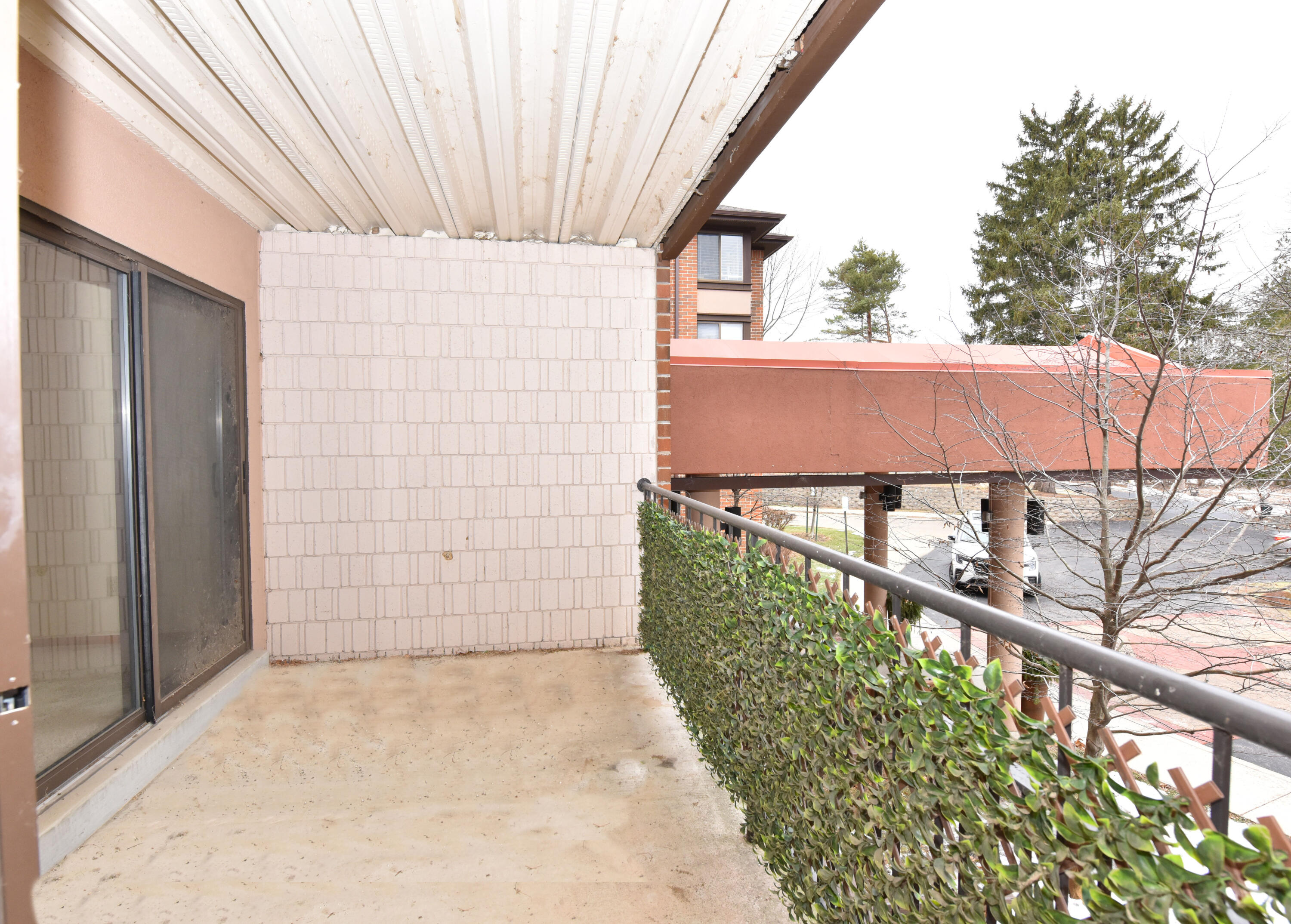 1600 West Green Tree Road, Unit A 101 Glendale, WI 53209 - Photo 22 of 32 DSC_5947