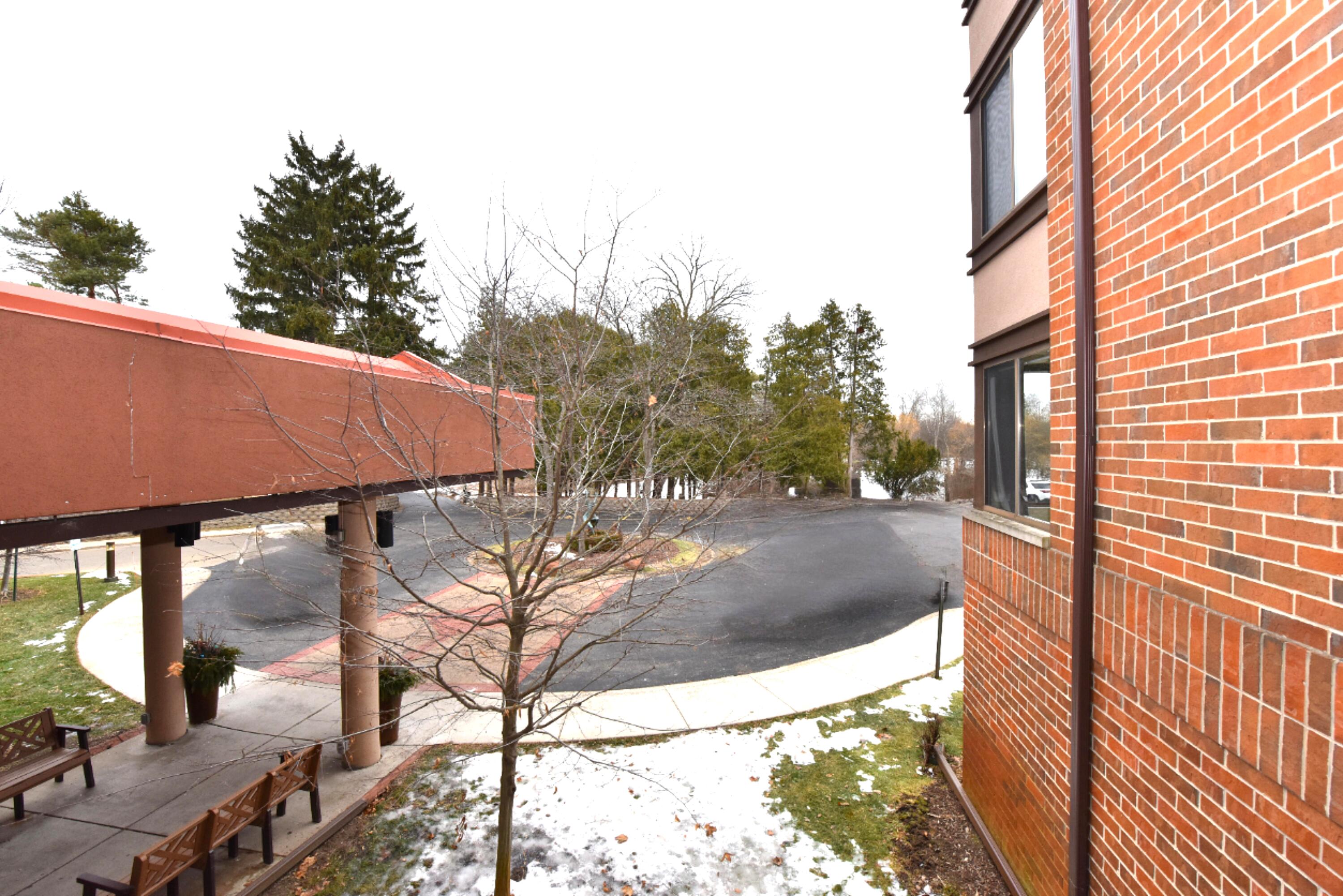 1600 West Green Tree Road, Unit A 101 Glendale, WI 53209 - Photo 23 of 32 DSC_5948