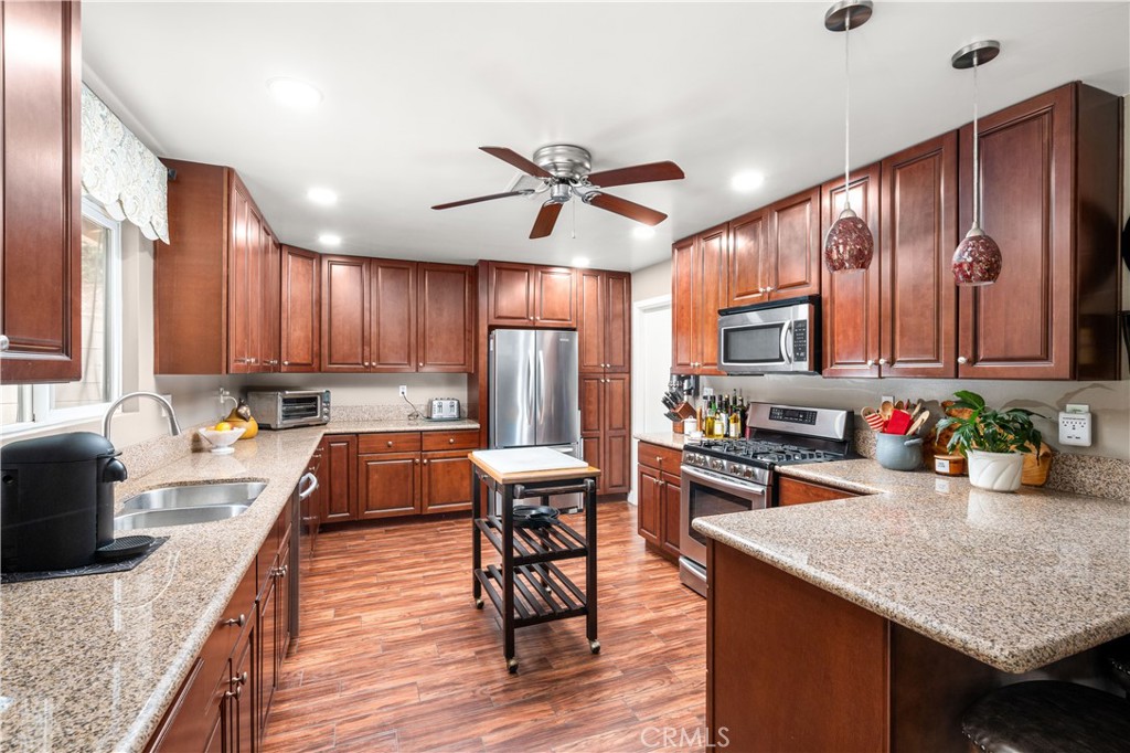 5051 Victoria Avenue Riverside, CA 92506 - Photo 14 of 45 kitchen