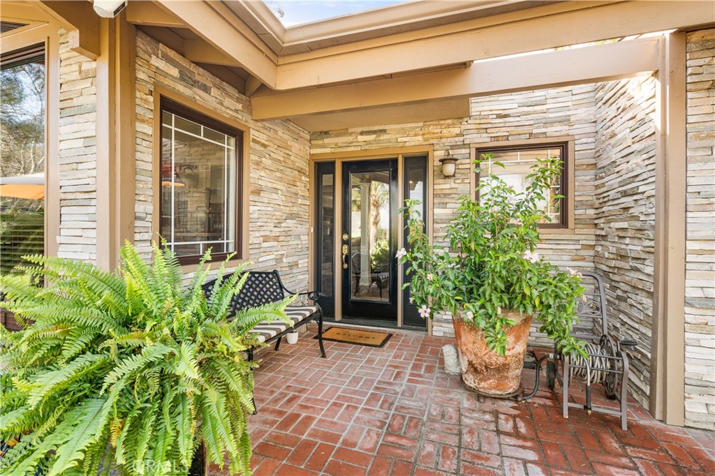 5051 Victoria Avenue Riverside, CA 92506 - Photo 7 of 45