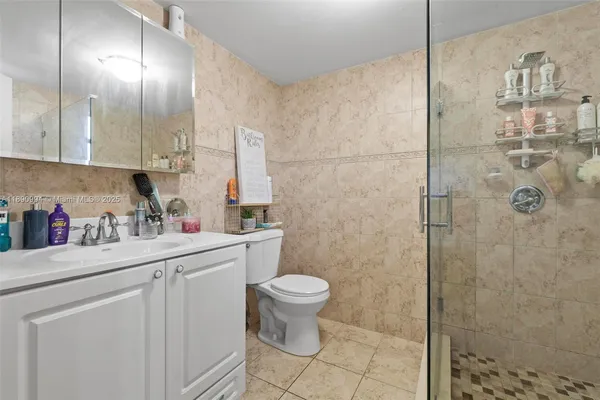 $305,000 | 1800 West 54th Street, Unit 109, Hialeah, FL 33012