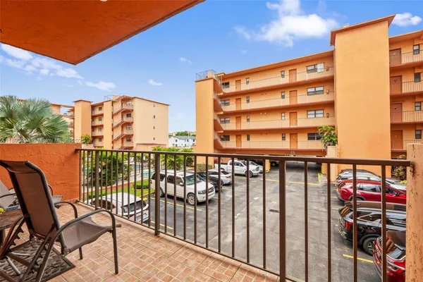 $305,000 | 1800 West 54th Street, Unit 109, Hialeah, FL 33012