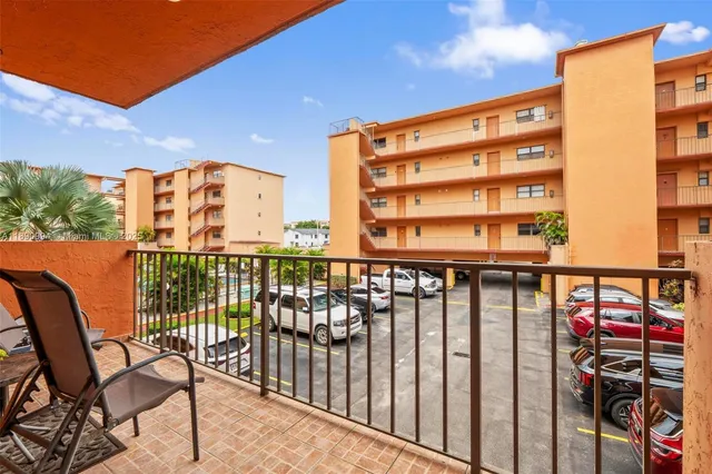 $310,000 | 1800 West 54th Street, Unit 109, Hialeah, FL 33012