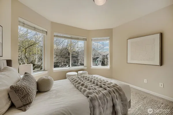 $1,830,000 | 2972 Northeast Marquette Way, Issaquah, WA 98029