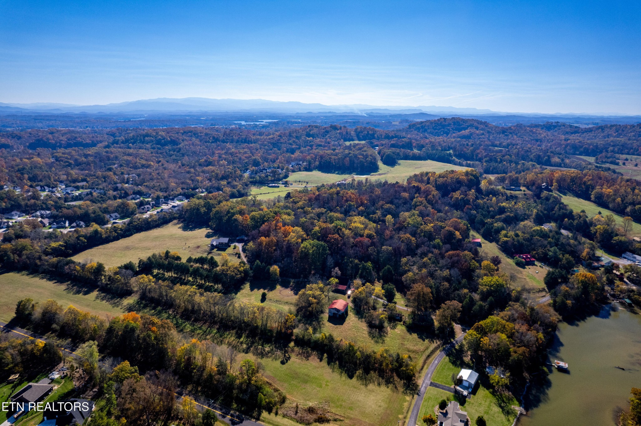 3070 West Fork Road Loudon, TN 37774 - Photo 32 of 48 an aerial view of house with yard and ocean view