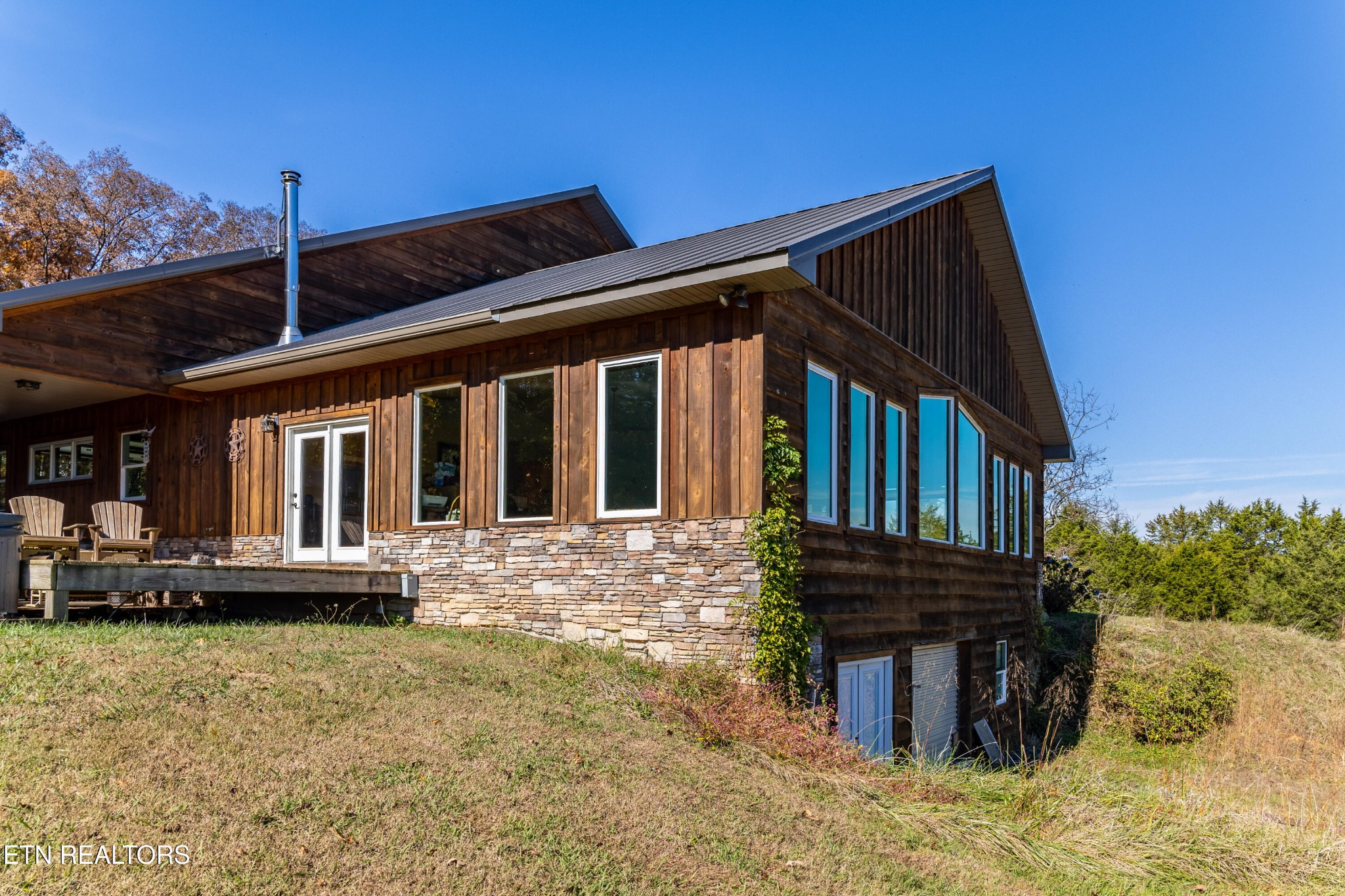 3070 West Fork Road Loudon, TN 37774 - Photo 36 of 48 a front view of a house with a yard