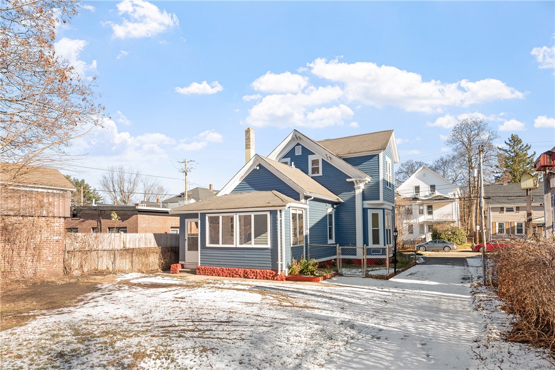 383 Providence Street Woonsocket, RI 02895 - Photo 5 of 30 Gallery Image 5
