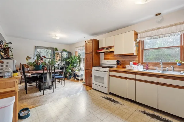 $335,000 | 321 Doe Valley Road, Athol, MA 01331