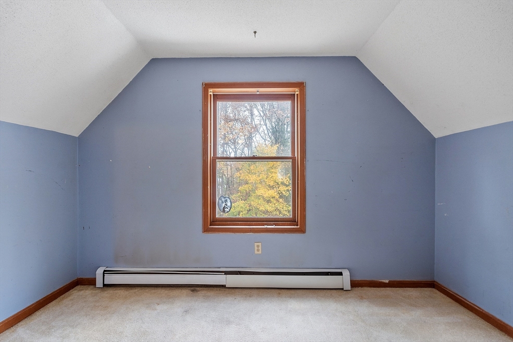 321 Doe Valley Road Athol, MA 01331 - Photo 26 of 31 an empty room with windows