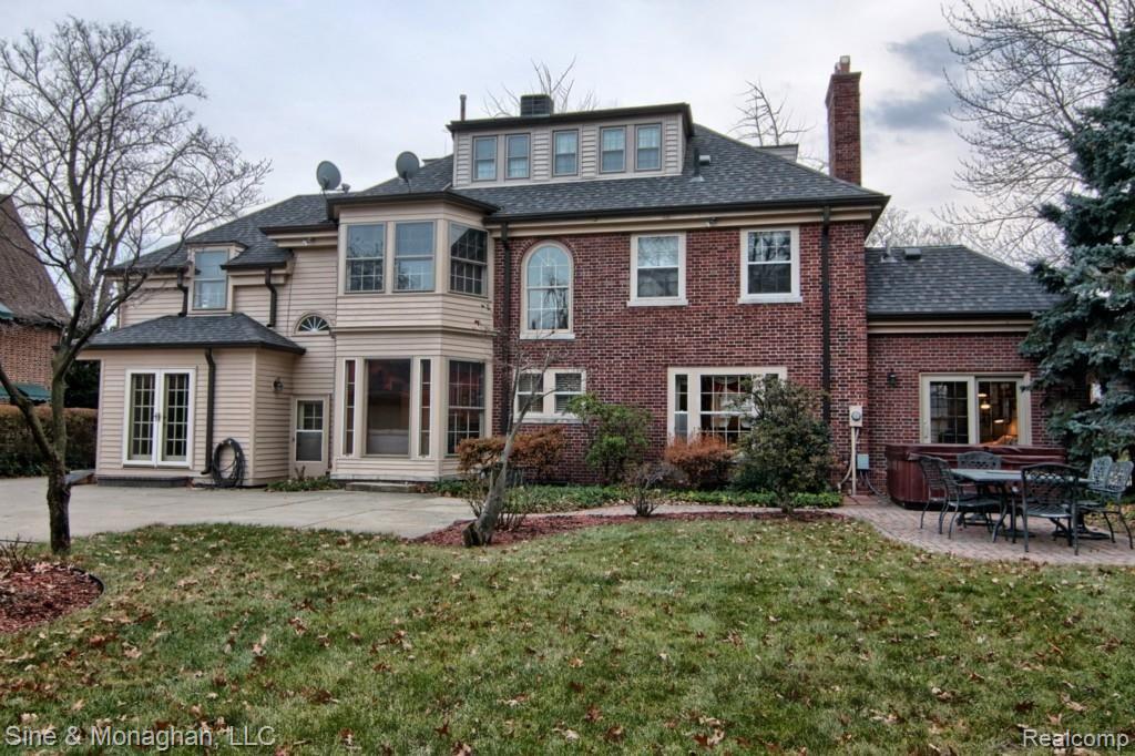 44 Hampton Road Grosse Pointe, MI 48236 - Photo 28 of 33 Rear.jpg
