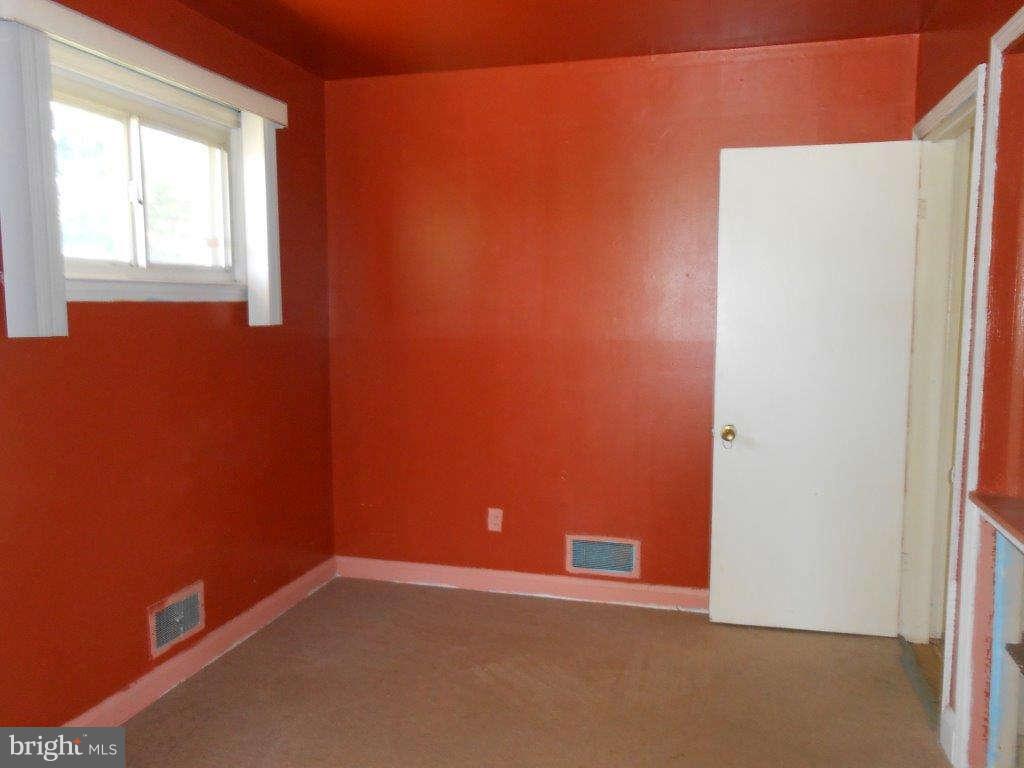 6820 Westridge Road Baltimore, MD 21207 - Photo 5 of 13 Interior (General)
