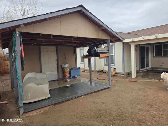 a view of living room area and window