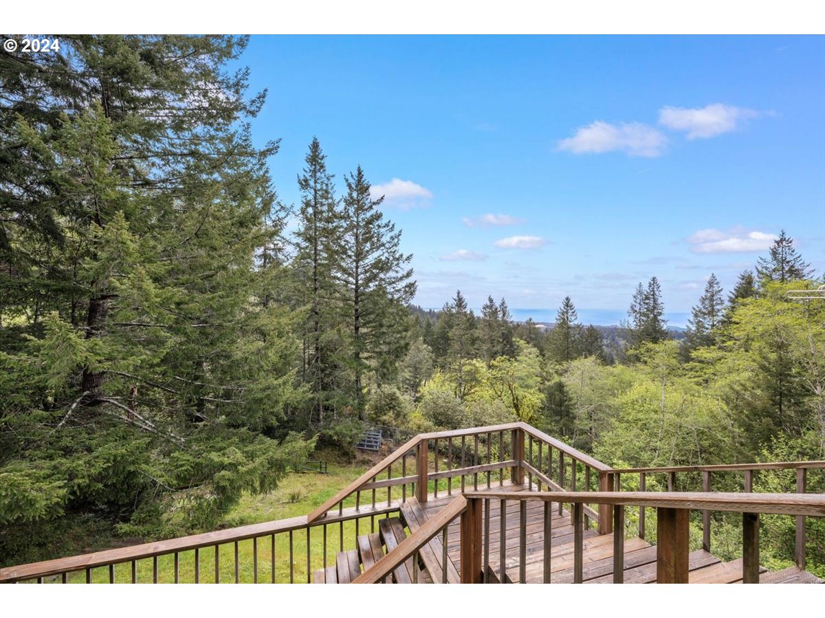 18668 Ranch Road Brookings, OR 97415 - Photo 11 of 48
