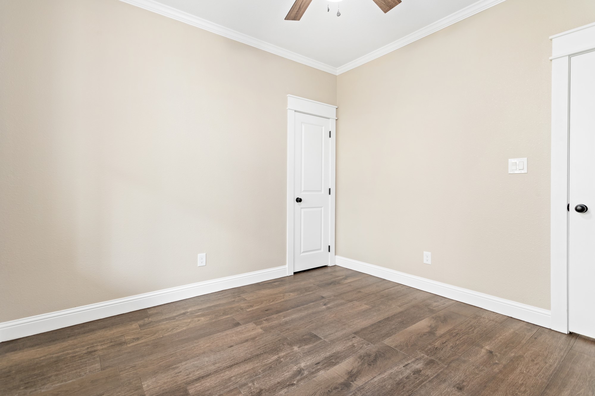 1130 Lyndale Street Vidor, TX 77662 - Photo 22 of 44 an empty room with wooden floor