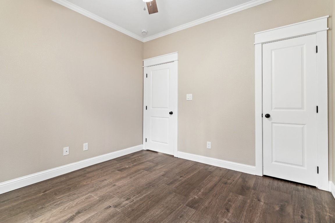 1130 Lyndale Street Vidor, TX 77662 - Photo 26 of 44 a view of an empty room with wooden floor
