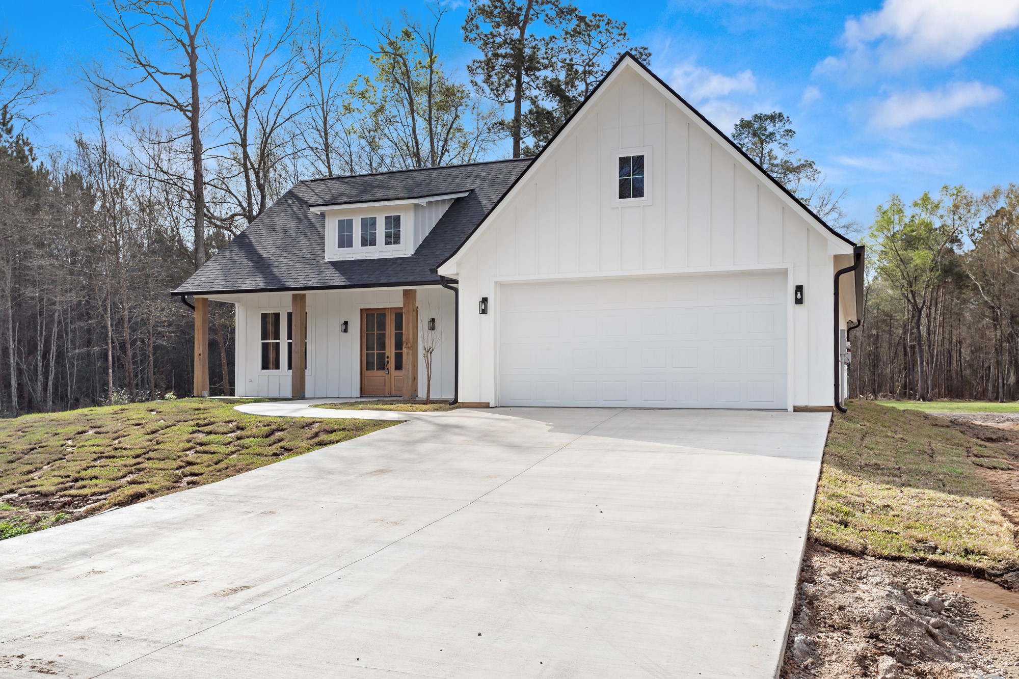 1130 Lyndale Street Vidor, TX 77662 - Photo 6 of 44 a front view of a house with a yard and garage