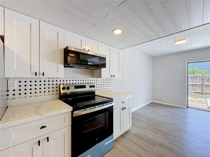 $300,000 | 3702 Southwest 60th Terrace, Unit 31, Davie, FL 33314