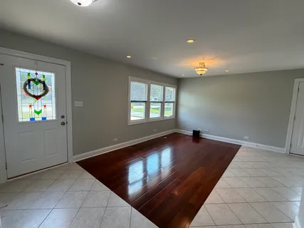 $2,900 | 2204 Campbell Street, Rolling Meadows, IL 60008