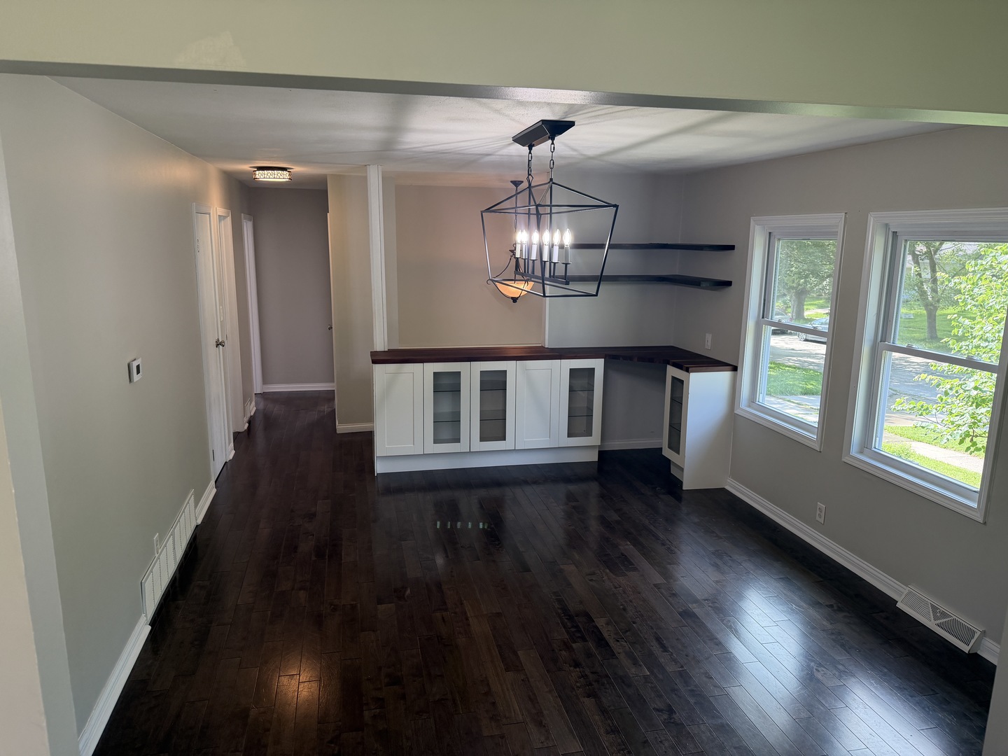 211 East Dresser Road DeKalb, IL 60115 - Photo 3 of 19