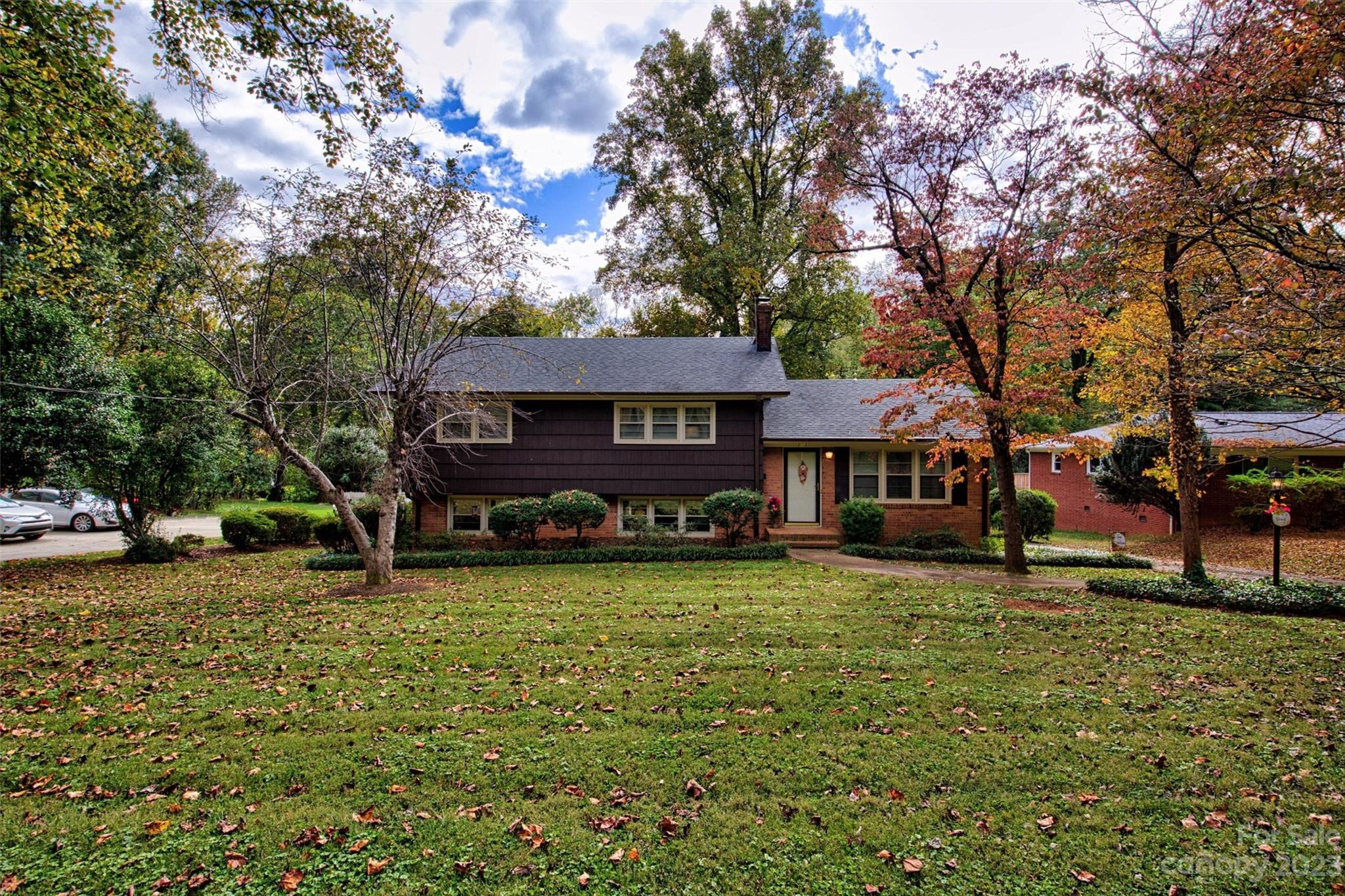 212 5th Street Northeast Conover, NC 28613 - Photo 3 of 23