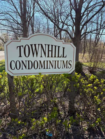 $2,450 | 401 Town Hill Condominium, Unit 1D, Nanuet, NY 10954