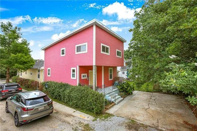 $2,000 | 2038 Burdette Street, New Orleans, LA 70118
