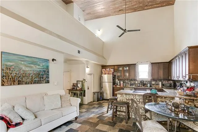 $2,000 | 2038 Burdette Street, New Orleans, LA 70118