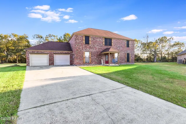 $425,000 | 133 St Ignatius Circle, Cankton, LA 70584