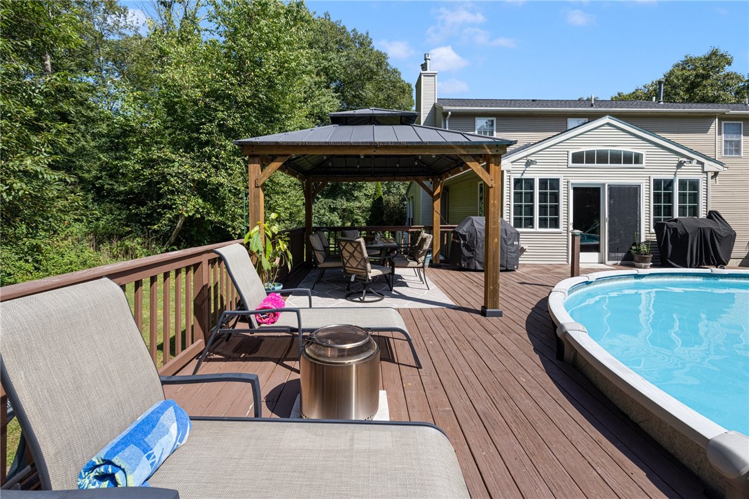 63 Talbut Road Scituate, RI 02831 - Photo 3 of 36