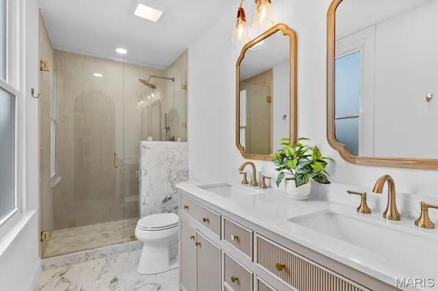 $299,900 | 201 West Washington Street, O'Fallon, IL 62269