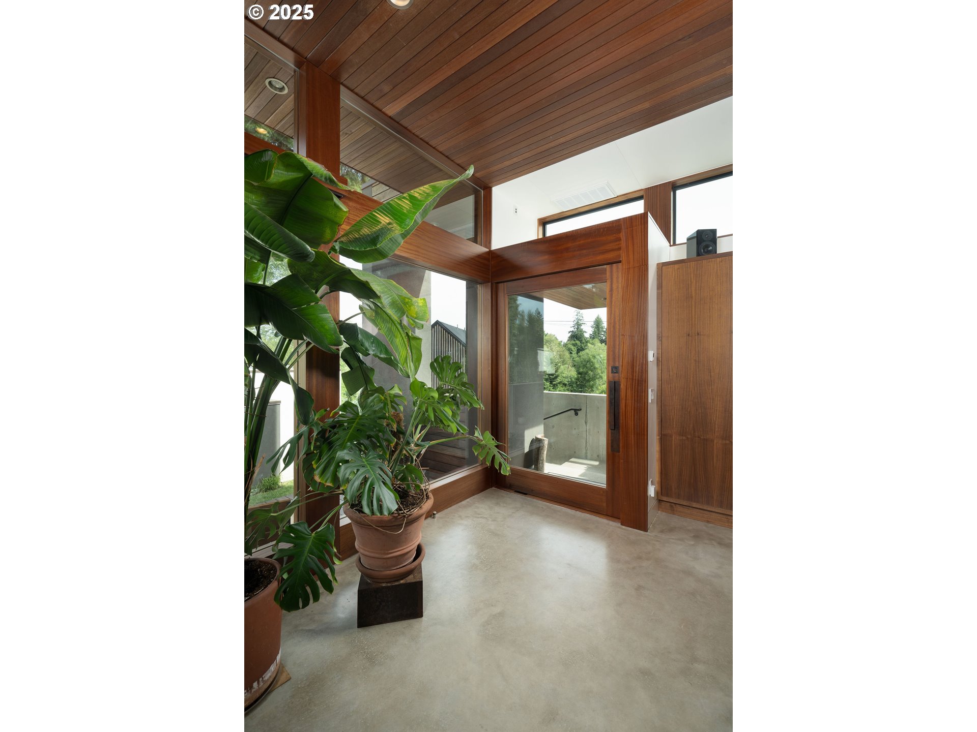 3961 Southeast Berkeley Way Portland, OR 97202 - Photo 6 of 48
