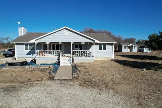 $255,000 | 357 Highway 54, Eureka, KS 67045
