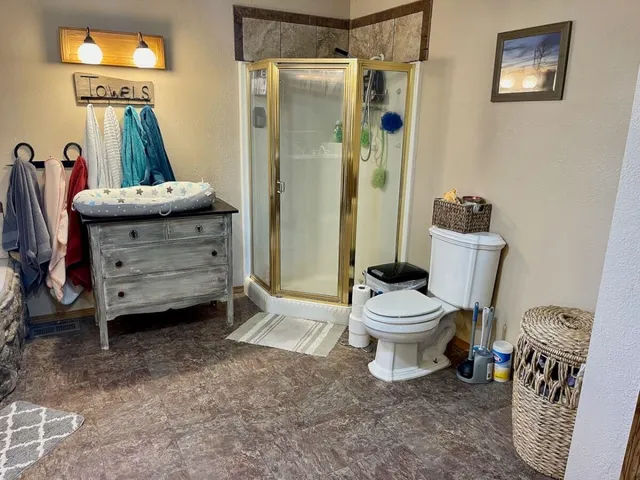 $255,000 | 357 Highway 54, Eureka, KS 67045