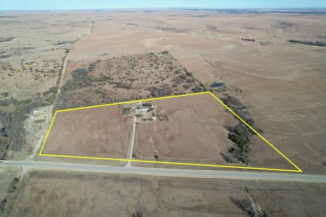 $255,000 | 357 Highway 54, Eureka, KS 67045